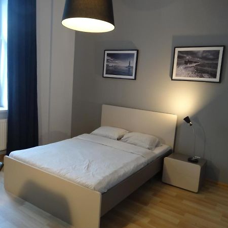 One More Night Apartment, Poznan Old Town Экстерьер фото